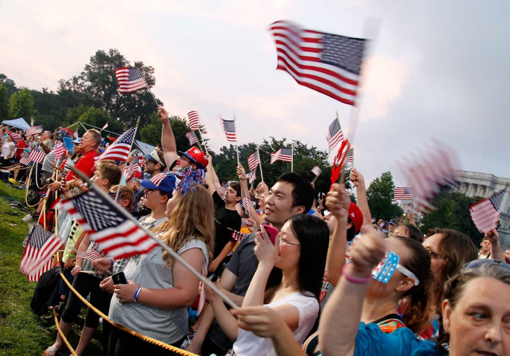 American Spending Exceeds Its Income, According To Research 1 American Spending Exceeds Its Income, According To Research