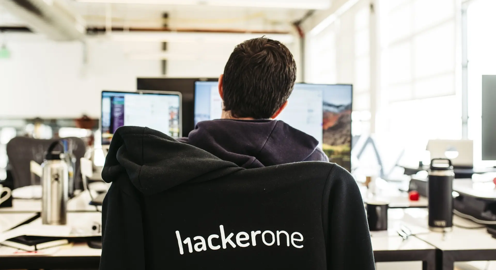 Иностранная платформа. HACKERONE. Лого HACKERONE. HACKERONE ава. Белый хакер сервисный центр.