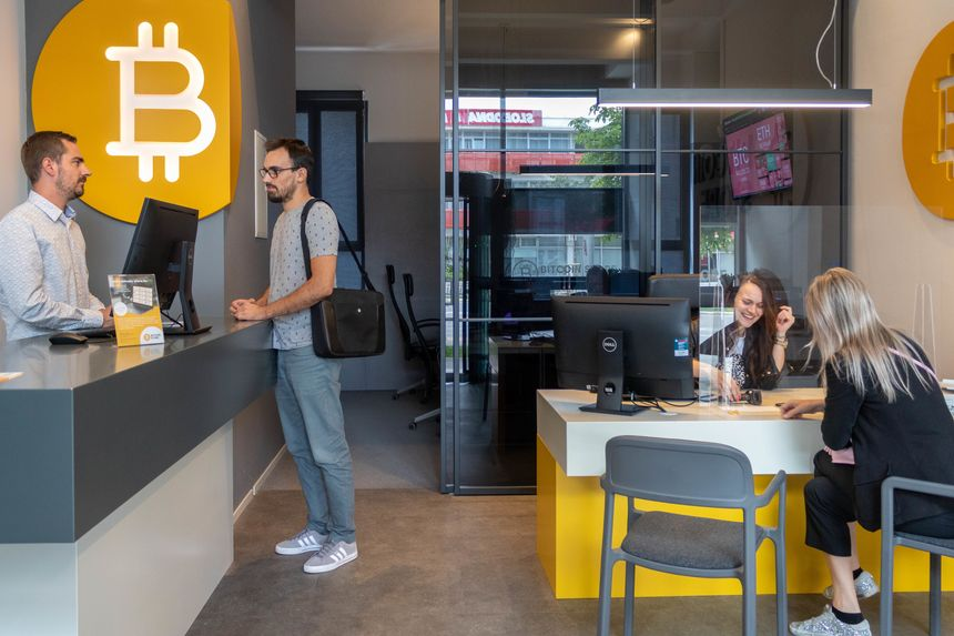 Report: Young Rich Americans Are 7.5 Times More Likely To Own Cryptocurrency Than Older Investors 1 Americans