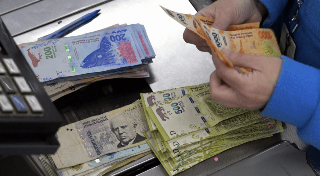 Argentina's Former Banker Proposes Digital Peso To Eliminate Tax Evasion