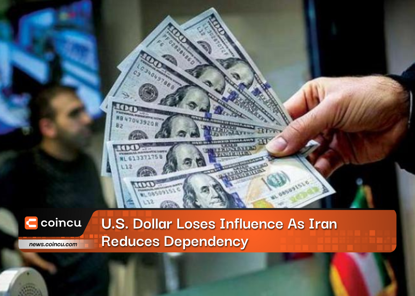 الدولار الأمريكي يفقد نفوذه مع تقليص إيران لتبعيتها