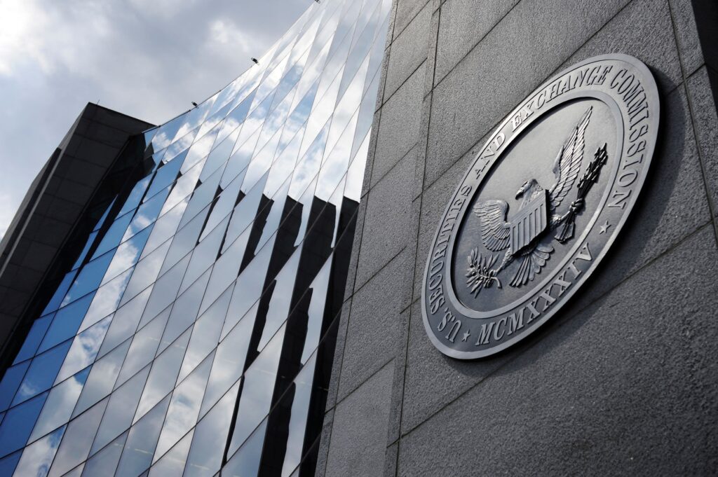 Former CFTC Chairman: SEC Must Create A New Industry Framework To Protect Investors 2 Former CFTC Chairman: The Future of Crypto Will Depend on the Outcome of the SEC’s Lawsuit