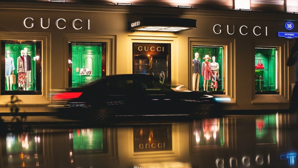 Gucci Unveils Exclusive Gucci Vault Material NFT Physical Exchange On 10KTF.shop