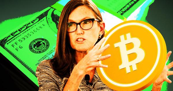 Cathie Wood Bullish: US SEC Ruling Impact on Bitcoin Spot ETF