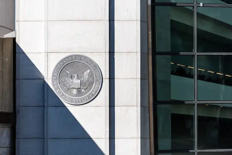 SEC Delays Bitcoin ETF Verdict Amidst Industry Hopes And Price Fluctuations