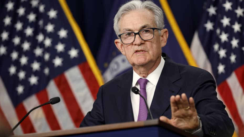 Fed Chairman Signals Potential Rate Cut, Stirring Economic Speculation!