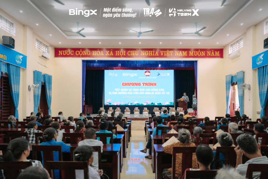 BingX Spreads Love Through the Campaign “One Light, A Thousand Hearts” – Donating $50,000 to Flood-Affected Communities in Vietnam 3 BingX flood relief in Nghệ An Province
