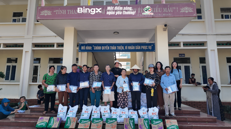 BingX Spreads Love Through the Campaign “One Light, A Thousand Hearts” – Donating $50,000 to Flood-Affected Communities in Vietnam 4 BingX flood relief in Thanh Hóa Province