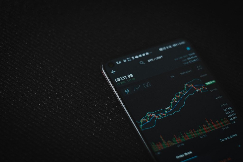 BlockDAG $0.10 Buyback Pushes $1 Path as XRP Adds 1.53B Coins and Solana Builds Toward $250 Outlook 